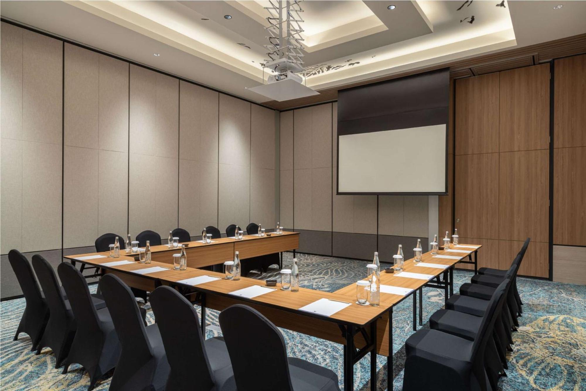 Doubletree By Hilton Jakarta Bintaro Jaya Serpong Exterior photo