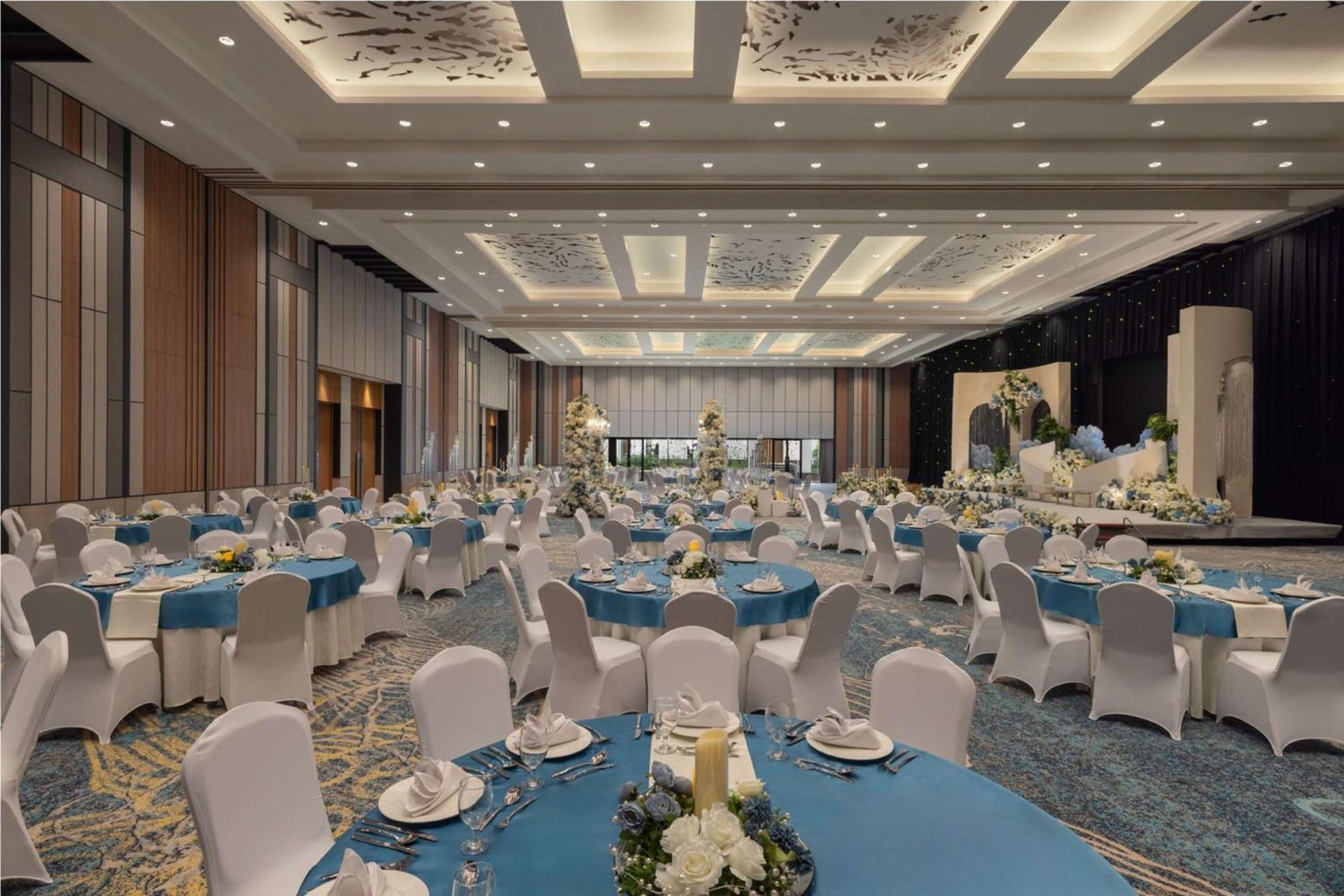 Doubletree By Hilton Jakarta Bintaro Jaya Serpong Exterior photo