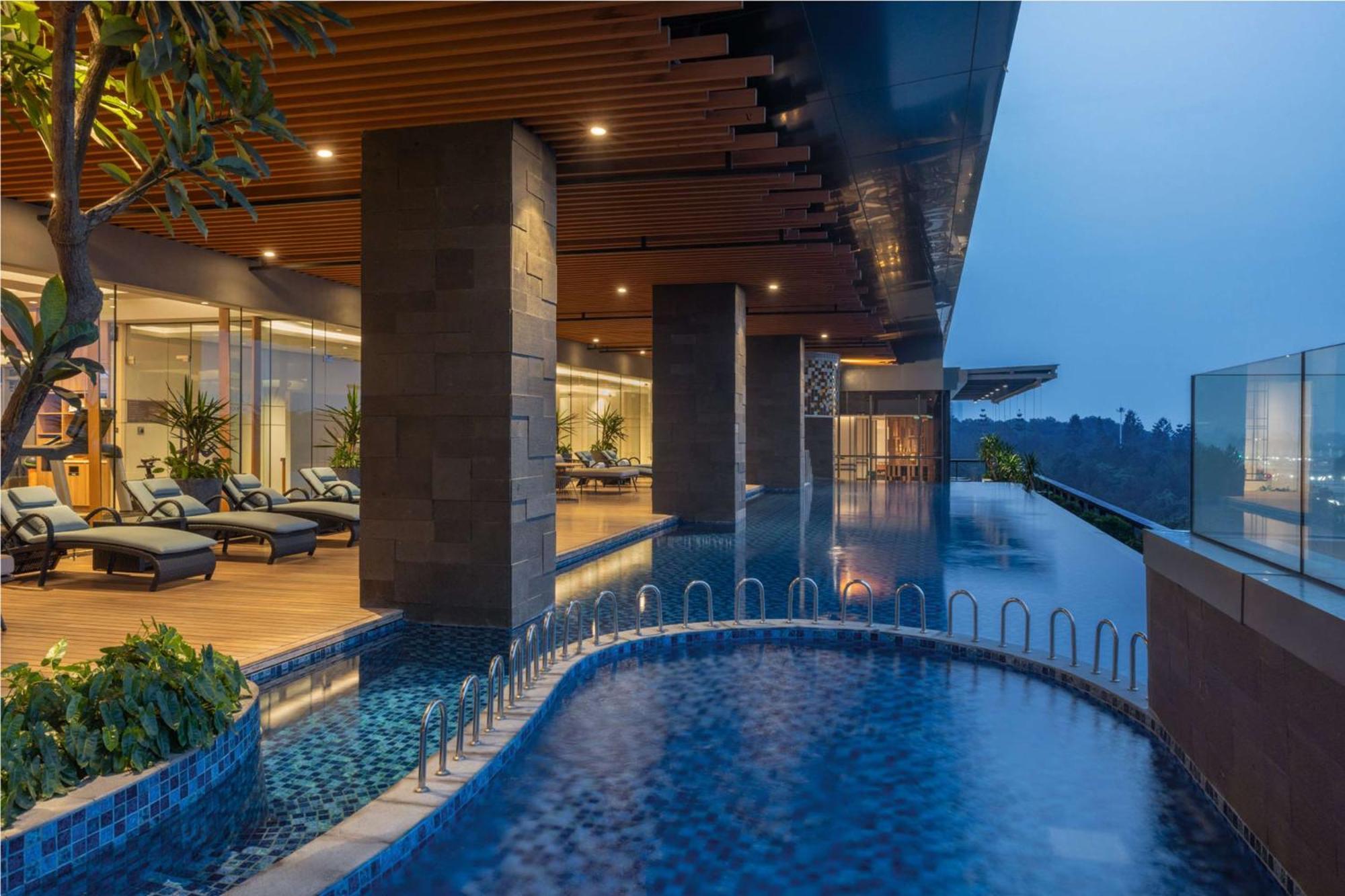 Doubletree By Hilton Jakarta Bintaro Jaya Serpong Exterior photo